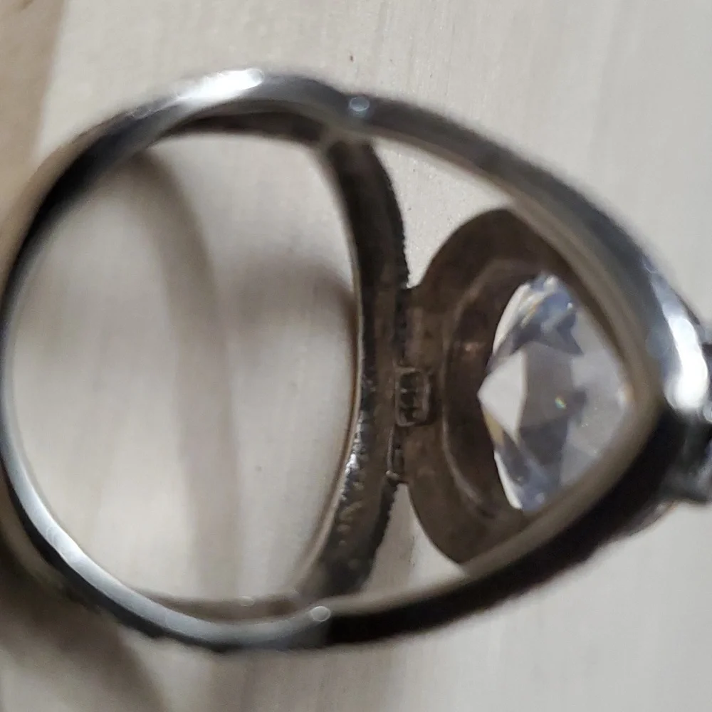 Watch Video / 5 Cttw Sterling Silver 925 Solitaire Marcasite Ring